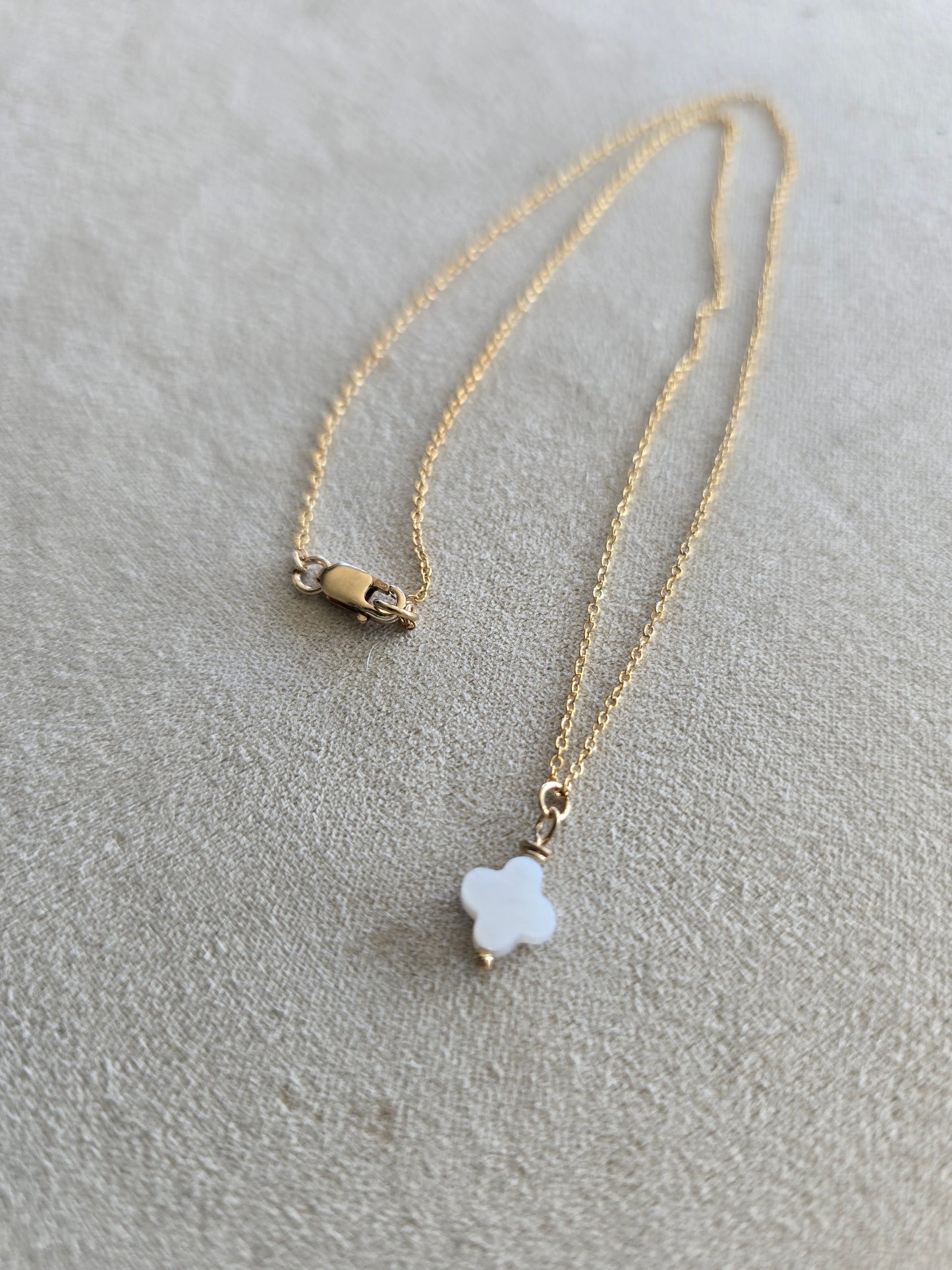 Dainty Clover Necklace