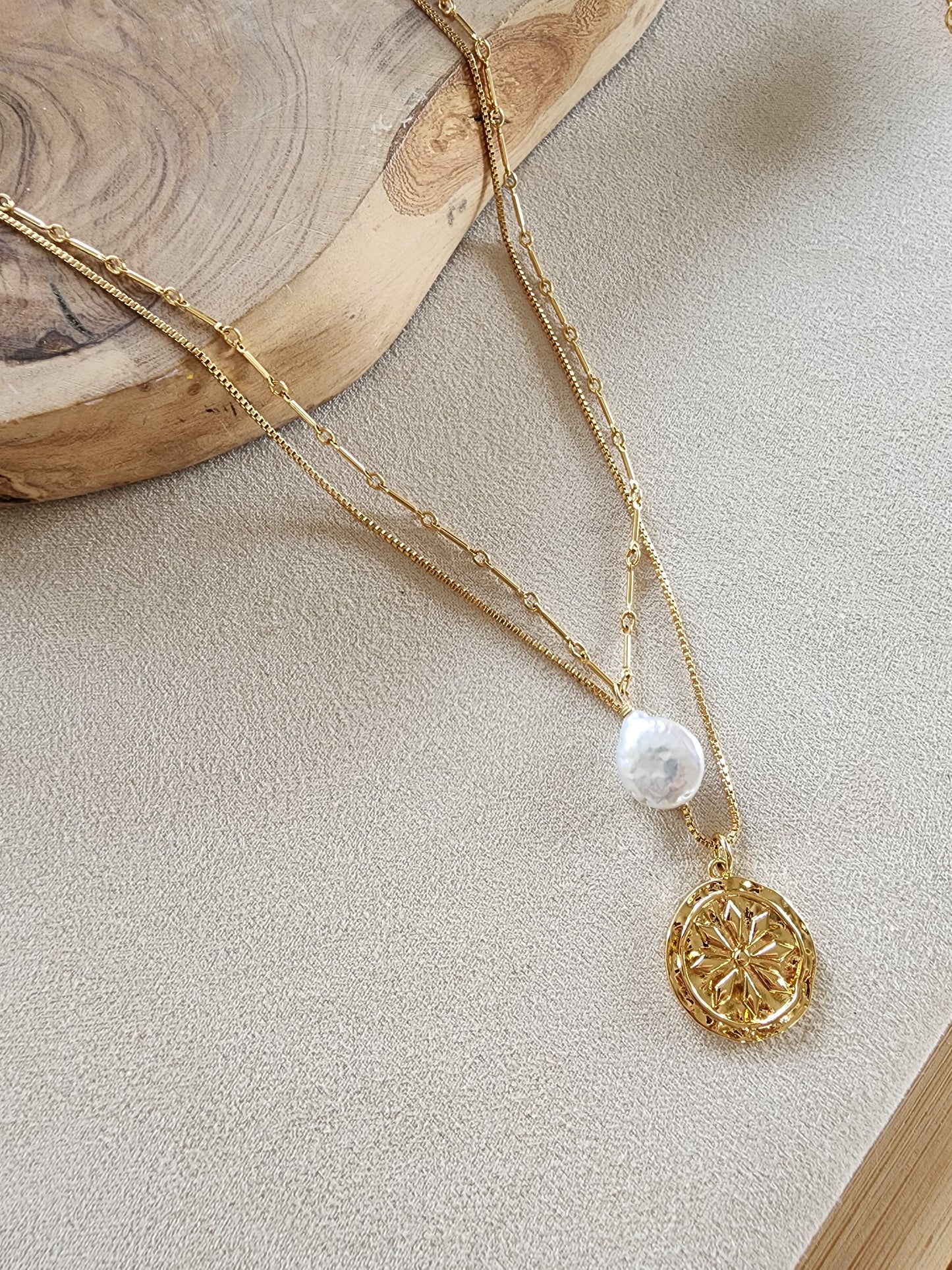 Medallion Pearl Necklace