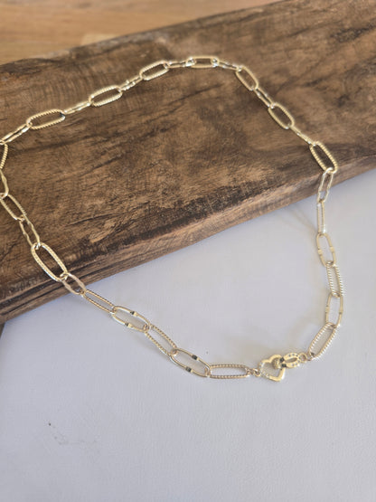 Textured Paperclip Heart Clasp Necklace