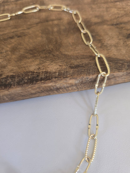 Textured Paperclip Heart Clasp Necklace