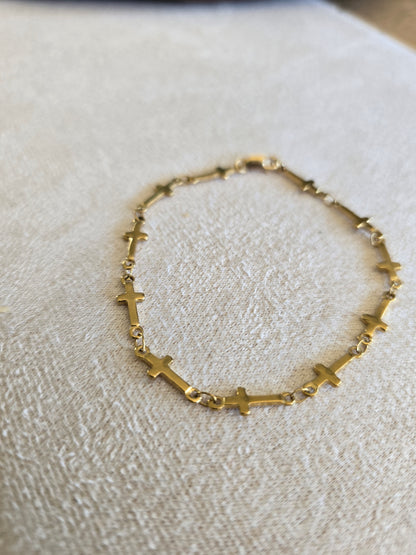 Cross Link Bracelet
