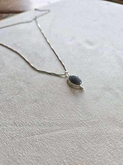 Hand-Crafted Labradorite Oval Pedant Necklae