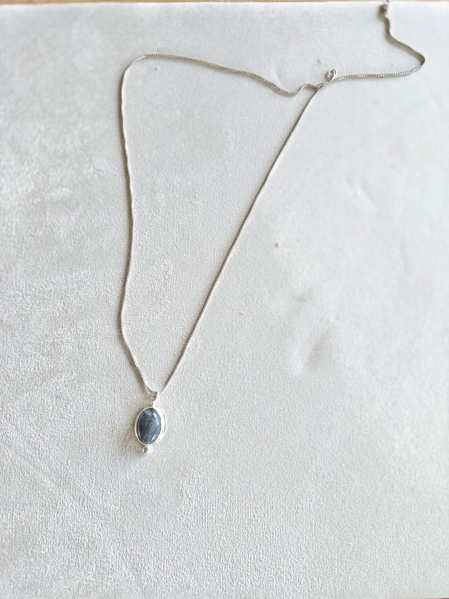 Hand-Crafted Labradorite Oval Pedant Necklae