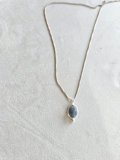 Hand-Crafted Labradorite Oval Pedant Necklae
